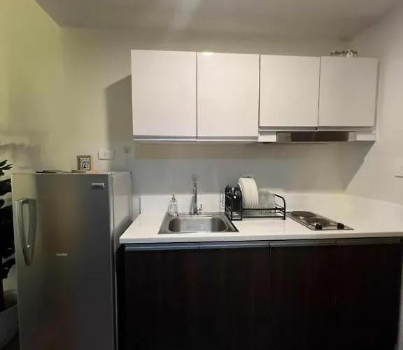 Iris Affordable And Neat Staycation At Air Residences Makati Aparthotel
